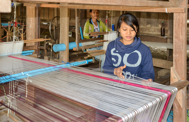 Weaving Handicraft In Banteay Meanchey